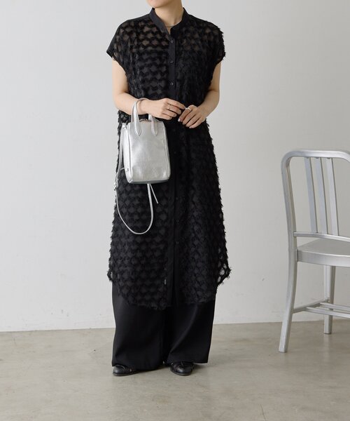 ear PAPILLONNER(イアパピヨネ)の「《本革/2way》縦型ミニポシェットバッグ(ショルダーバッグ・レディース・シルバー/ブルー系その他/ブラック・FREE)」の6枚目の写真