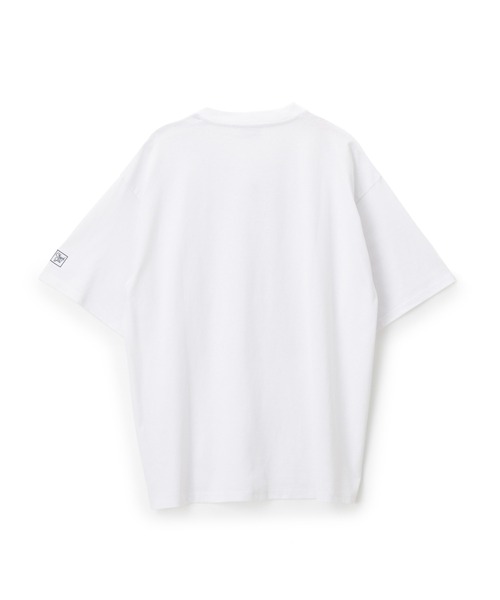 FILA(フィラ)の「SAITOH YUSUKE×FILA GRAPHIC TEE / サイトウユウスケ×フィラ グラフィックティーシャツ(Tシャツ/カットソー・レディース・ラベンダー/ホワイト・XL/L/M/S)」の3枚目の写真