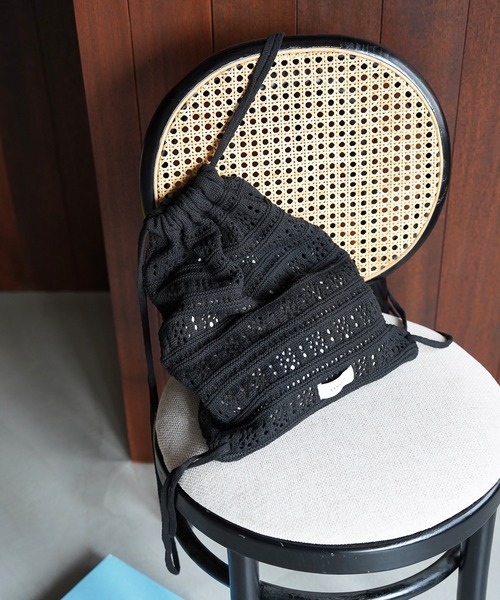 SANSeLF(サンセルフ)の「【SANSeLF】クロシェニットナップサック saa26s133(バックパック/リュック・レディース・ブラック/ホワイト・FREE)」の1枚目の写真
