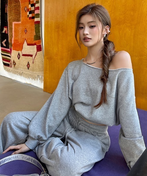 Aelina(エリナ)の「オフショルダースウェット+パンツセットアップ(セットアップ・レディース・グレー/ブラック・FREE)」の7枚目の写真
