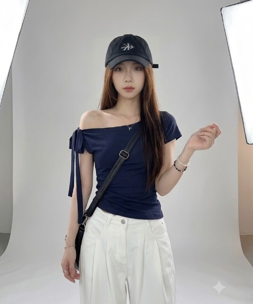roomy(ルーミー)の「リボンオフショルダーT(Tシャツ/カットソー・レディース・ネイビー/ブラック/オフホワイト・FREE)」の16枚目の写真