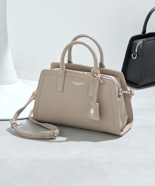 U.S. POLO ASSN.(ユーエスポロアッスン)の「【U.S. POLO ASSN.】≪別注≫キーリング付 2WAYスクエアトートバッグ ショルダーバッグ(ショルダーバッグ・レディース・グレイッシュベージュ/ライトベージュ/ブラック・FREE)」の1枚目の写真