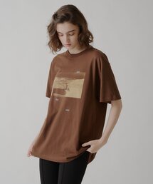 WHIMSIC | 【UNISEX/2サイズ展開】 ダイブイントューザワイルド シルクスクリーンプリントT(Tシャツ/カットソー)