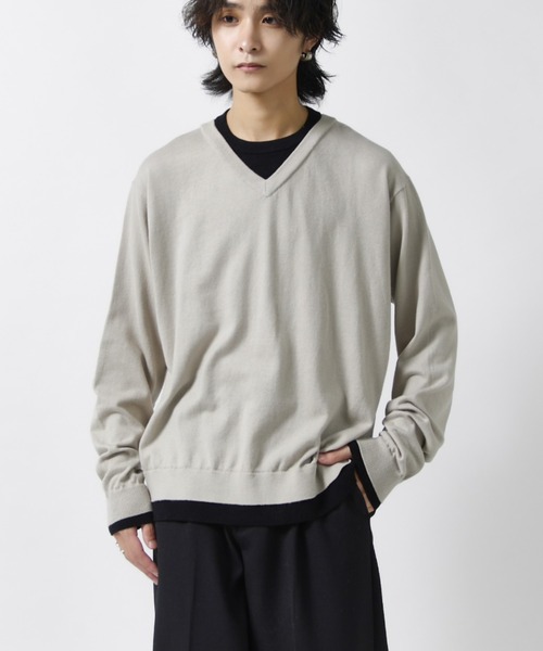 Lui's（ルイス）の「コットンVネックレイヤードニット（ニット/セーター・メンズ・グレー/グレー系その他/ブラック・S/M）」の2枚目の写真