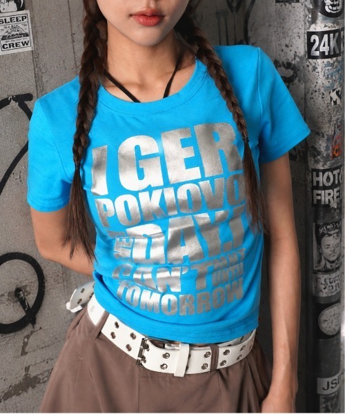 SPINNS(スピンズ)の「カラフル半袖Tシャツ/ビッグロゴ/全8色/ストリート女子(Tシャツ/カットソー・レディース・ライム/ブラック/ライトピンク/ピンク/ブルー/ネイビー/イエロー/サックスブルー・ONESIZE)」の1枚目の写真
