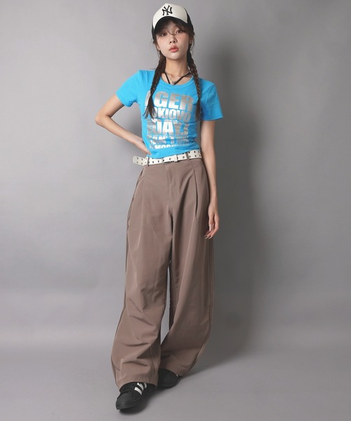 SPINNS(スピンズ)の「カラフル半袖Tシャツ/ビッグロゴ/全8色/ストリート女子(Tシャツ/カットソー・レディース・ライム/ブラック/ライトピンク/ピンク/ブルー/ネイビー/イエロー/サックスブルー・ONESIZE)」の17枚目の写真