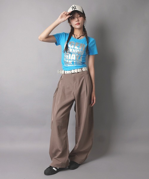 SPINNS(スピンズ)の「カラフル半袖Tシャツ/ビッグロゴ/全8色/ストリート女子(Tシャツ/カットソー・レディース・ライム/ブラック/ライトピンク/ピンク/ブルー/ネイビー/イエロー/サックスブルー・ONESIZE)」の18枚目の写真