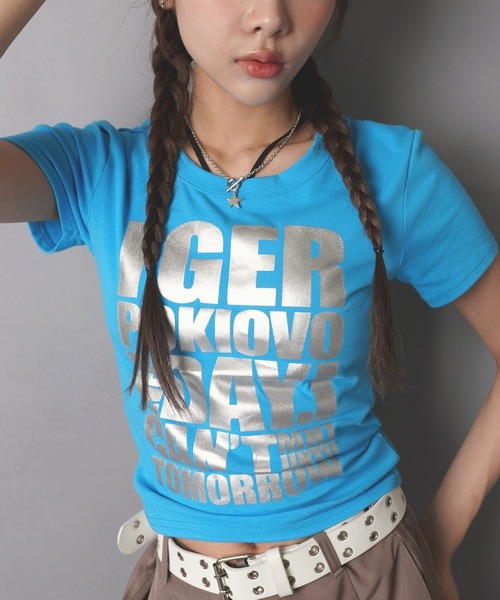 SPINNS(スピンズ)の「カラフル半袖Tシャツ/ビッグロゴ/全8色/ストリート女子(Tシャツ/カットソー・レディース・ライム/ブラック/ライトピンク/ピンク/ブルー/ネイビー/イエロー/サックスブルー・ONESIZE)」の10枚目の写真