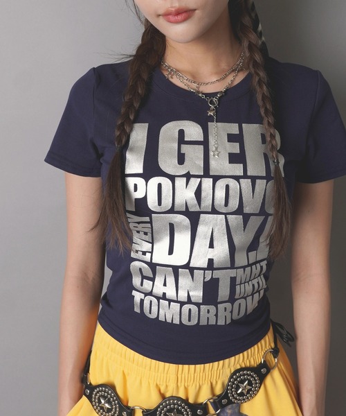 SPINNS(スピンズ)の「カラフル半袖Tシャツ/ビッグロゴ/全8色/ストリート女子(Tシャツ/カットソー・レディース・ライム/ブラック/ライトピンク/ピンク/ブルー/ネイビー/イエロー/サックスブルー・ONESIZE)」の11枚目の写真