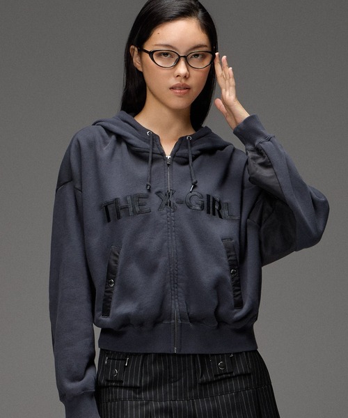 X-girl(エックスガール)の「WOVEN MIX FUZZY LOGO ZIP UP SWEAT HOODIE(パーカー・レディース・オリーブ/ブラック・S/M)」の3枚目の写真