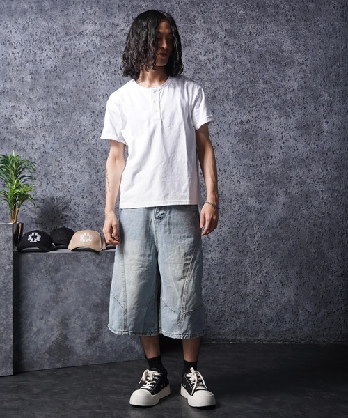 1111clothing（ワンフォークロージング）の「ワイドカーブ デニムジョーツ / Wide Curve Denim Shorts（デニムパンツ・メンズ・ネイビー/ブルー・M/L/XL）」の6枚目の写真