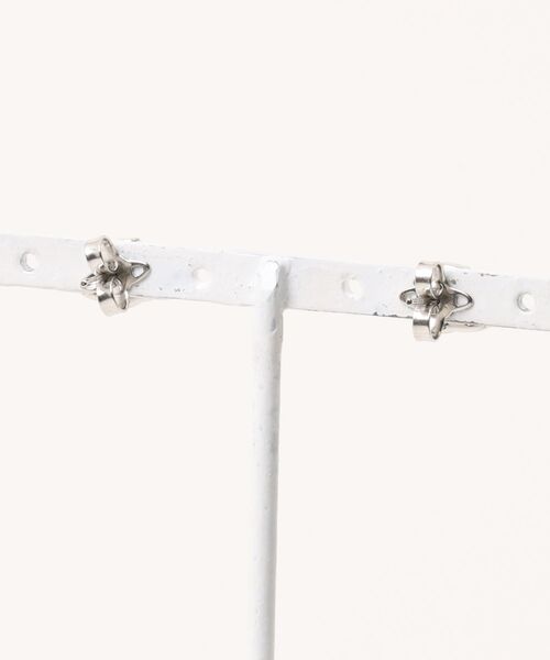 Vivienne Westwood（ヴィヴィアンウエストウッド）の「OSLO SILVER EARRINGS（イヤリング・レディース・シルバー・FREE）」の2枚目の写真