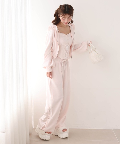 one after another NICE CLAUP(ワンアフターアナザーナイスクラップ)の「【セットアップ可能/パンツ別売り】レースアップキャミソール(キャミソール・レディース・ピンク/チャコールグレー/ブラック/オフホワイト/ブラウン・FREE)」の22枚目の写真