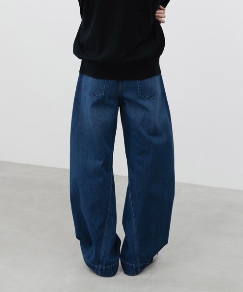 HONE(ホーン)の「Twist cut wide straight denim pants / ツイストカットワイドストレートデニムパンツ(デニムパンツ・メンズ・ブルー/ブラック・SMALL/MEDIUM/LARGE)」の19枚目の写真