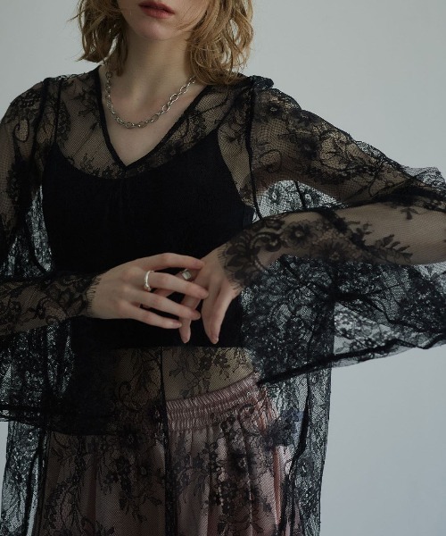 W:Huku(フーク)の「シアーレースフレアスリーブトップス / Sheer Lace Flared-Sleeve Top(シャツ/ブラウス・レディース・ホワイト/ブラック・FREE)」の11枚目の写真