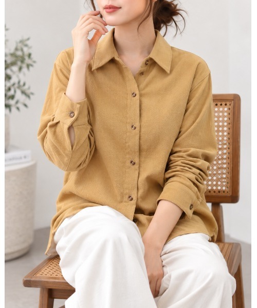 FAZVY(ファズビー)の「深みカラーで季節を纏う こなれリラックスシャツ(シャツ/ブラウス・レディース・ベージュ/レッド/グレー・M/L/S)」の11枚目の写真