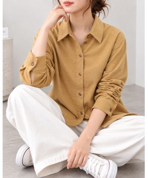 FAZVY(ファズビー)の「深みカラーで季節を纏う こなれリラックスシャツ(シャツ/ブラウス・レディース・ベージュ/レッド/グレー・M/L/S)」の15枚目の写真
