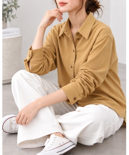 FAZVY(ファズビー)の「深みカラーで季節を纏う こなれリラックスシャツ(シャツ/ブラウス・レディース・ベージュ/レッド/グレー・M/L/S)」の16枚目の写真