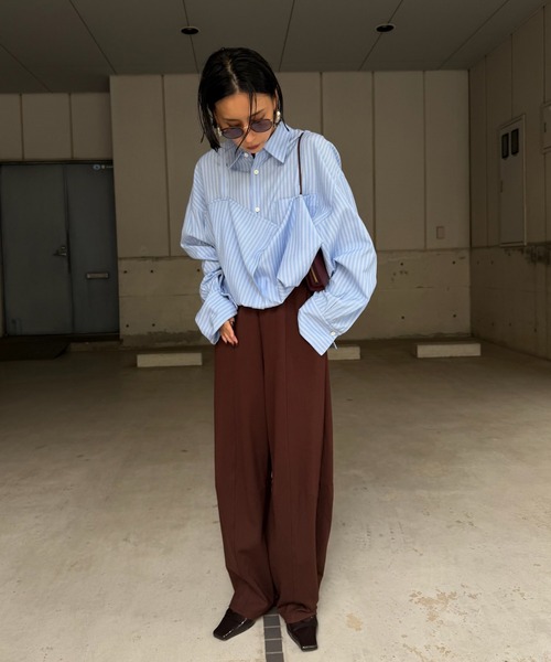 Ameri(アメリ)の「STRIPE TRANSFORM OVER SHIRT(シャツ/ブラウス・レディース・ブラウン/サックスブルー/アイボリー・FREE)」の4枚目の写真