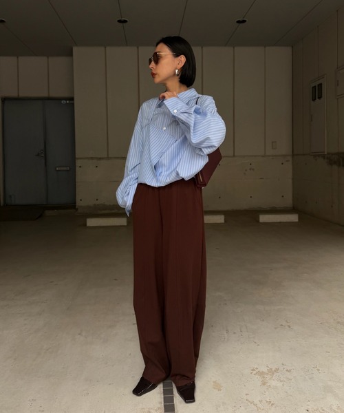Ameri(アメリ)の「STRIPE TRANSFORM OVER SHIRT(シャツ/ブラウス・レディース・ブラウン/サックスブルー/アイボリー・FREE)」の5枚目の写真