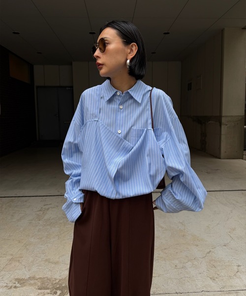 Ameri(アメリ)の「STRIPE TRANSFORM OVER SHIRT(シャツ/ブラウス・レディース・ブラウン/サックスブルー/アイボリー・FREE)」の7枚目の写真