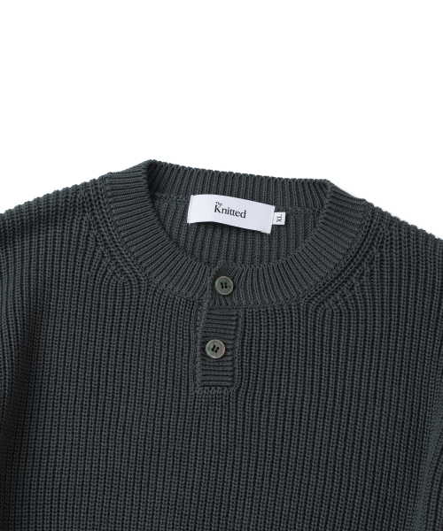 KNITTED(ニッティド)の「コットンヘンリーネックワッフルニットチャコール(ニット/セーター・メンズ・その他・M/L/XL)」の3枚目の写真