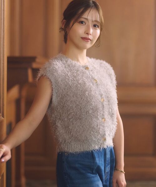 COHINA(コヒナ)の「チュールフェザーニットベスト 【低身長・小柄女性】(ニット/セーター・レディース・ピンク/オフホワイト/グレイッシュベージュ・ONE SIZE)」の5枚目の写真
