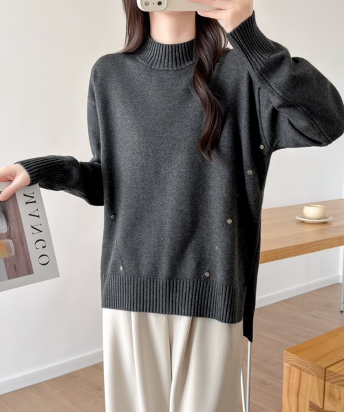 ABITOKYO(アビトーキョー)の「サイドスリットタートルネックニットプルオーパー(ニット/セーター・レディース・ブラック/チャコールグレー/モカ・FREE)」の8枚目の写真