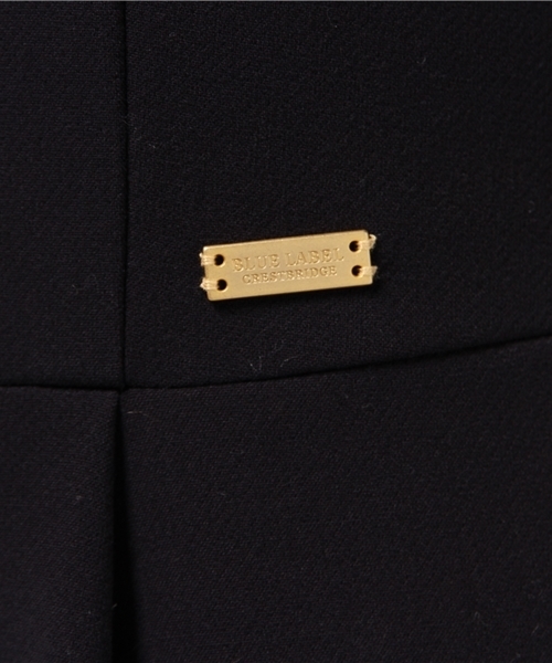 BLUE LABEL CRESTBRIDGE（ブルーレーベルクレストブリッジ）の「スポンジダブルクロス　サロペット（ワンピース・レディース・ネイビー/ベージュ・36/38/34）」の9枚目の写真