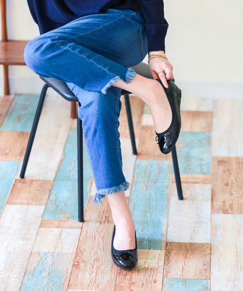 menue（メヌエ）の「ウエッジヒール ラウンドトゥ バレエシューズ（バレエシューズ・レディース・ブラック系その他/ブラック系その他2/ブラック/グレー/ブラウン系その他/ベージュ/レッド/レッド系その他/マスタード/モスグリーン/ブルー系その他/チャコールアッシュ/ワインレッド/ブラック系その他3・39/41/38/34/36/37/35/40）」の4枚目の写真