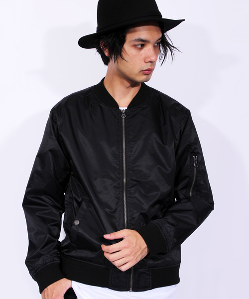 ８(eight)（エイト）の「MA-1 ミリタリージャケット ブルゾン フライトジャケット（MA-1・メンズ・ブラック/カーキ・MEDIUM/LARGE/X-LARGE）」の2枚目の写真