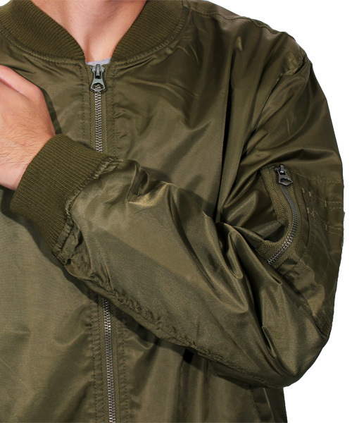 ８(eight)（エイト）の「MA-1 ミリタリージャケット ブルゾン フライトジャケット（MA-1・メンズ・ブラック/カーキ・MEDIUM/LARGE/X-LARGE）」の6枚目の写真