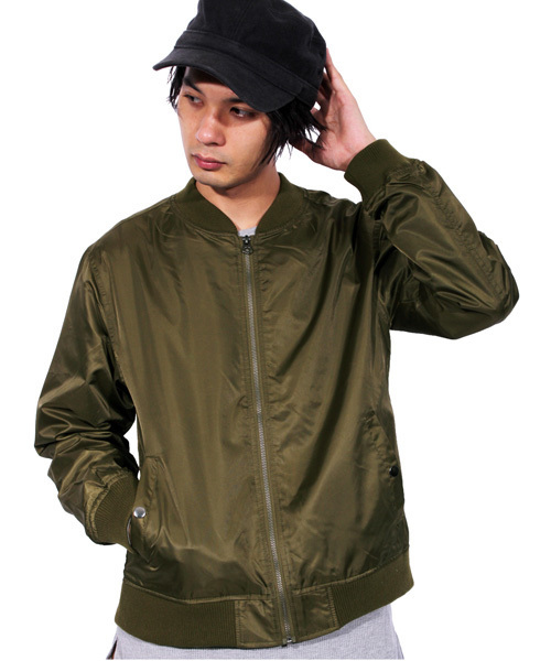 ８(eight)（エイト）の「MA-1 ミリタリージャケット ブルゾン フライトジャケット（MA-1・メンズ・ブラック/カーキ・MEDIUM/LARGE/X-LARGE）」の3枚目の写真