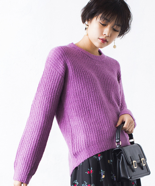 WEGO(ウィゴー)の「WEGO/ふわもちクルーネックニット(ニット/セーター・レディース・レッド/オフホワイト/パープル/ライム/ブラック/ターコイズブルー/イエロー・FREE)」の5枚目の写真