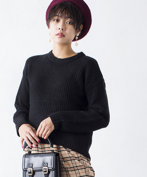 WEGO(ウィゴー)の「WEGO/ふわもちクルーネックニット(ニット/セーター・レディース・レッド/オフホワイト/パープル/ライム/ブラック/ターコイズブルー/イエロー・FREE)」の1枚目の写真