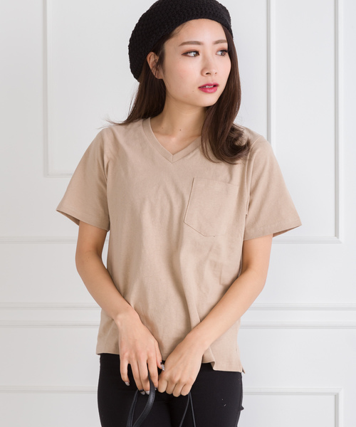 SpRay（スプレイ）の「ポケ付Ｖネック　Ｔシャツ（Tシャツ/カットソー・レディース・ホワイト/グレー/レッド/マスタード/カーキ/ネイビー/パープル/ホワイト×ブラック/ブラック/ピンク系その他/キャメル/ライトパープル/イエロー系その他/ベージュ・FREE）」の5枚目の写真