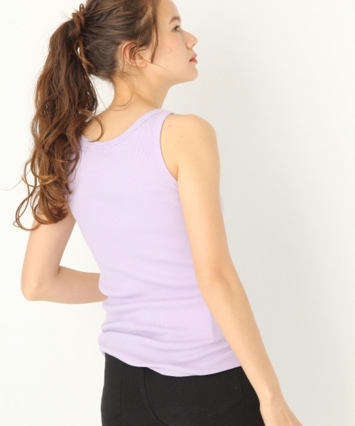 niko and...（ニコアンド）の「オリジナルテレコタンクトップ（タンクトップ・レディース・グレー/オフホワイト/ブラック/アイボリー/ラベンダー・SMALL/MEDIUM/LARGE）」の11枚目の写真