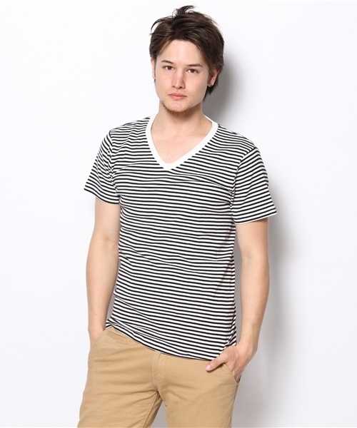 BEAUTY&YOUTH UNITED ARROWS(ビューティーアンドユースユナイテッドアローズ)の「BY フライス ボーダー Vネック ショートスリーブ§◆§4(Tシャツ/カットソー・メンズ・ブラック/ピンク/ロイヤルブルー/ワインレッド・SMALL/MEDIUM/LARGE/X-LARGE)」の2枚目の写真