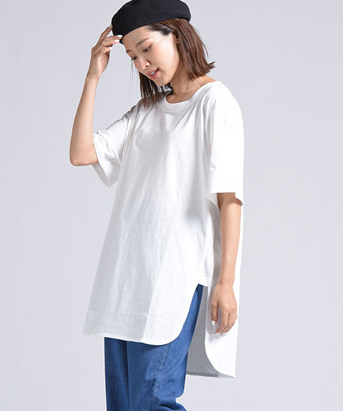 LIPSTAR(リップスター)の「袖星刺繍スリットチュニック(Tシャツ/カットソー・レディース・ブラック/オフホワイト/ピンク/グリーン系その他2・M)」の2枚目の写真