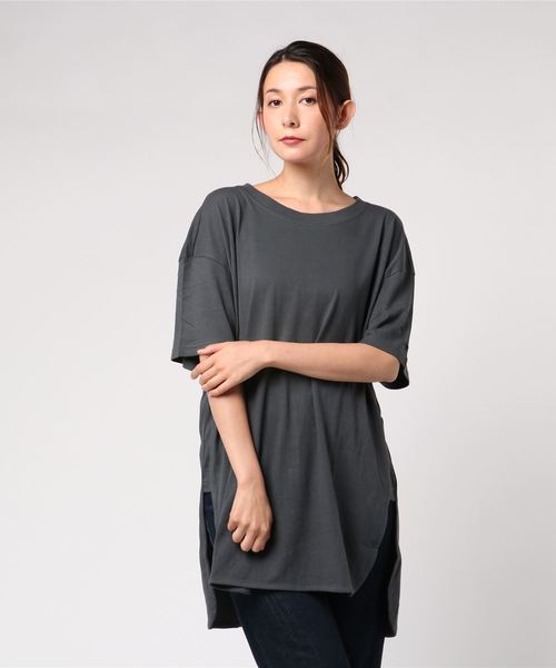 LIPSTAR(リップスター)の「袖星刺繍スリットチュニック(Tシャツ/カットソー・レディース・ブラック/オフホワイト/ピンク/グリーン系その他2・M)」の8枚目の写真