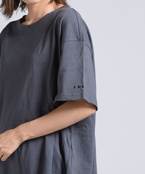 LIPSTAR(リップスター)の「袖星刺繍スリットチュニック(Tシャツ/カットソー・レディース・ブラック/オフホワイト/ピンク/グリーン系その他2・M)」の12枚目の写真