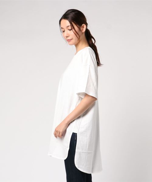 LIPSTAR(リップスター)の「袖星刺繍スリットチュニック(Tシャツ/カットソー・レディース・ブラック/オフホワイト/ピンク/グリーン系その他2・M)」の5枚目の写真