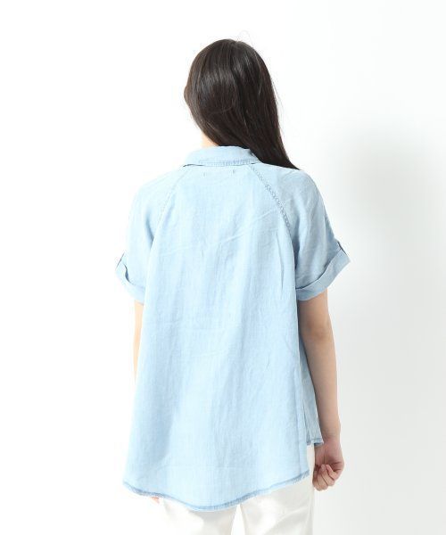 GLOBAL WORK(グローバルワーク)の「【GLOBAL WORK】テンセルデニムチュニック/半袖(シャツ/ブラウス・レディース・ホワイト/ネイビー/ブルー・MEDIUM/LARGE)」の5枚目の写真