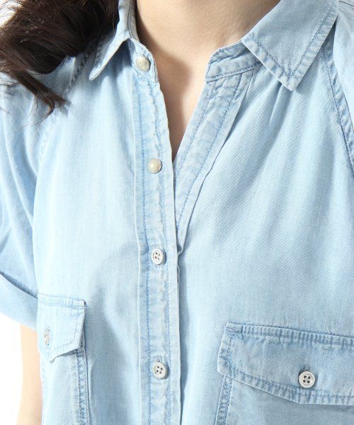 GLOBAL WORK(グローバルワーク)の「【GLOBAL WORK】テンセルデニムチュニック/半袖(シャツ/ブラウス・レディース・ホワイト/ネイビー/ブルー・MEDIUM/LARGE)」の6枚目の写真