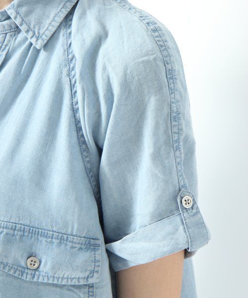 GLOBAL WORK(グローバルワーク)の「【GLOBAL WORK】テンセルデニムチュニック/半袖(シャツ/ブラウス・レディース・ホワイト/ネイビー/ブルー・MEDIUM/LARGE)」の7枚目の写真