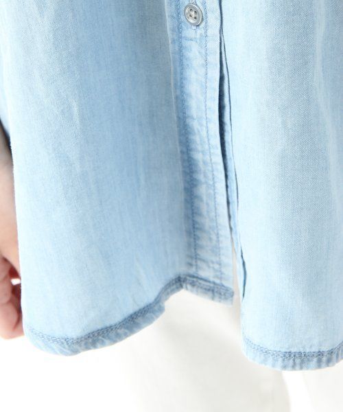 GLOBAL WORK(グローバルワーク)の「【GLOBAL WORK】テンセルデニムチュニック/半袖(シャツ/ブラウス・レディース・ホワイト/ネイビー/ブルー・MEDIUM/LARGE)」の9枚目の写真