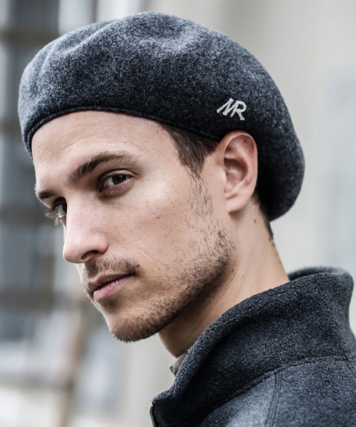 MR.OLIVE（ミスターオリーブ）の「RACAL×MR.OLIVE COLLABORATION /  MR ONE POINT WOOL BERET（ハンチング/ベレー帽・メンズ・ブラック/チャコールグレー/ダークブラウン・FREE）」の3枚目の写真