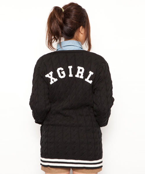 X-girl（エックスガール）の「PUFF CABLE LONG CARDIGAN（カーディガン/ボレロ・レディース・ホワイト/ブラック/ライトブルー・1/2）」の6枚目の写真