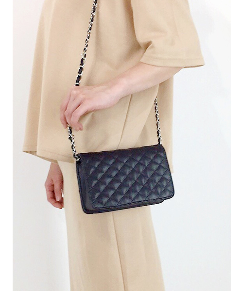 CLEA（クレア）の「キルティングチェーン ミニショルダーバッグ（ショルダーバッグ・レディース・アイボリー/ベージュ/ブラック・FREE）」の3枚目の写真