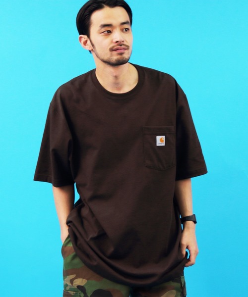 Carhartt(カーハート)の「Carhartt ポケット付きTシャツ(Tシャツ/カットソー・メンズ・ホワイト/ブラック/ベージュ/ネイビー/グリーン/ヘザーグレー/ワイン/ブルー系その他/ダークグレー/グレー系その他/ブラック系その他/ブルー系その他2/レッド系その他/ブルー系その他3/レッド系その他2/グリーン系その他/ダークブラウン/チャコールグレー/グリーン系その他2/グリーン系その他3/ブルー系その他5/ブルー系その他6/コーラルピンク/レッド系その他3/オレンジ系その他/ゴールド系その他/ブルー系その他4/ブラウン系その他/グリーン系その他4/その他1/ブルー系その他7/ブラウン系その他2/グリーン系その他5/ピンク系その他/サックスブルー/オレンジ系その他2/ピンク系その他2/レッド系その他4/ブルー系1/イエロー/グリーン系その他6/その他2・LARGE/SMALL/MEDIUM/X-LARGE/XX-LARGE)」の9枚目の写真